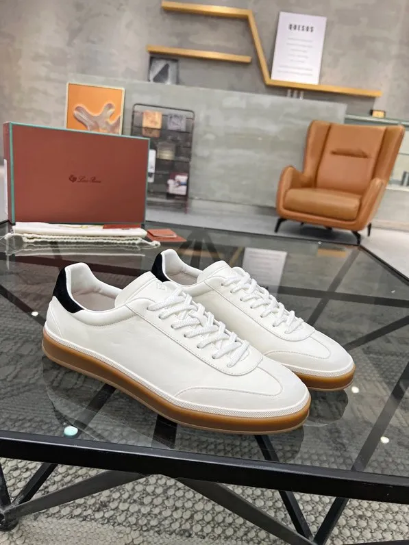 Factory price: 440💰Loro men's shoes💰iana top purchasing agent🇮🇹 men's shoes💰 The popular casual sneakers counter of the popular street man has new products at the same time. The uppers are made of cowhide fabric imported from Italy. The high-quality splicing technology has a classic and generous layout with a masculine temperament. Soft and comfortable cowhide lining. The soles: the original soles are specially provided by the original factory. The exclusive molded soles are super comfortable. The original factory follows the order. 🔍🔍High quality. You can enter and exit the counter at will. Welcome to compare. The code number is 38-44, customized 45